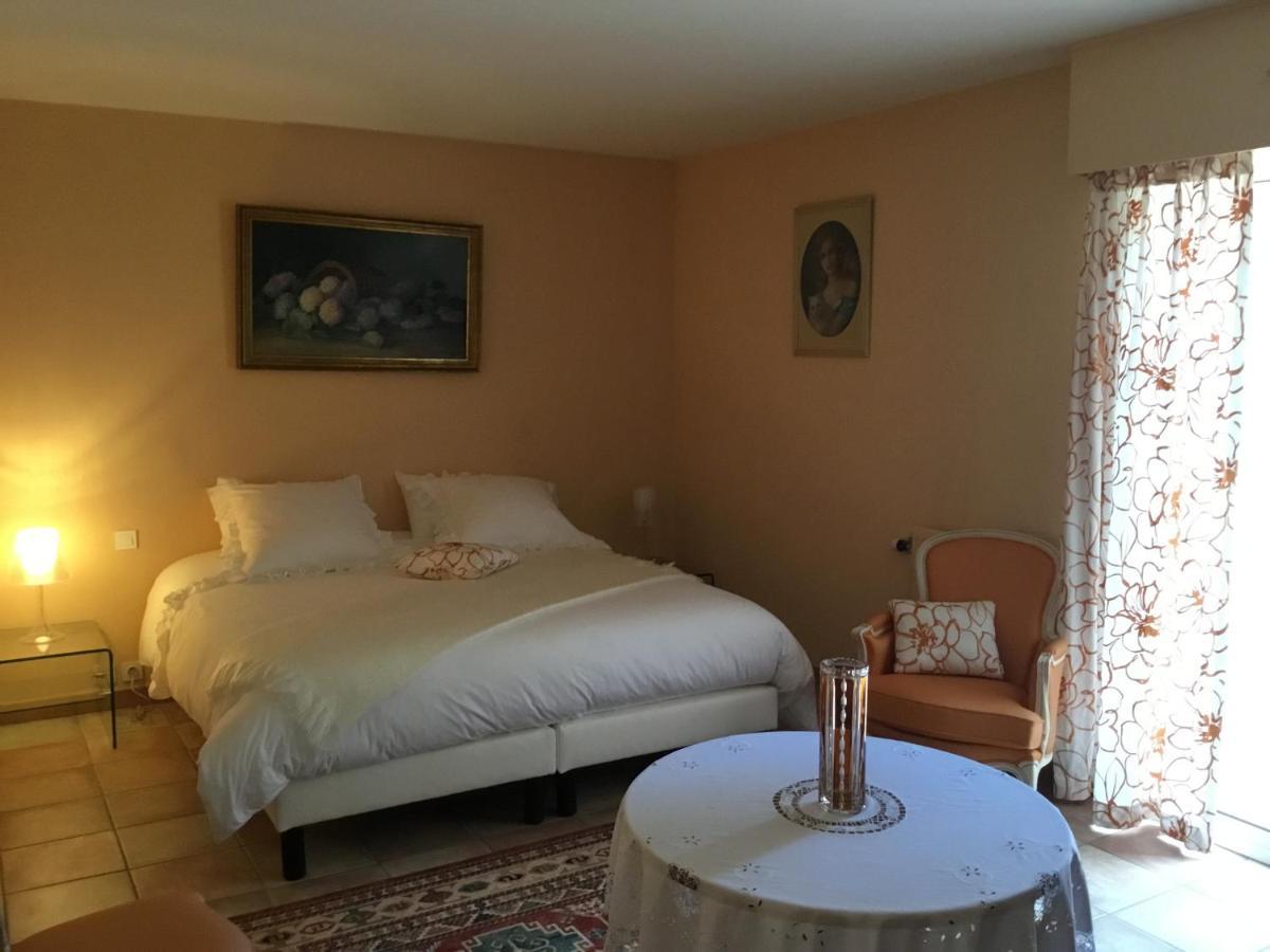 Le Clos De Rose Ussac Esterno foto